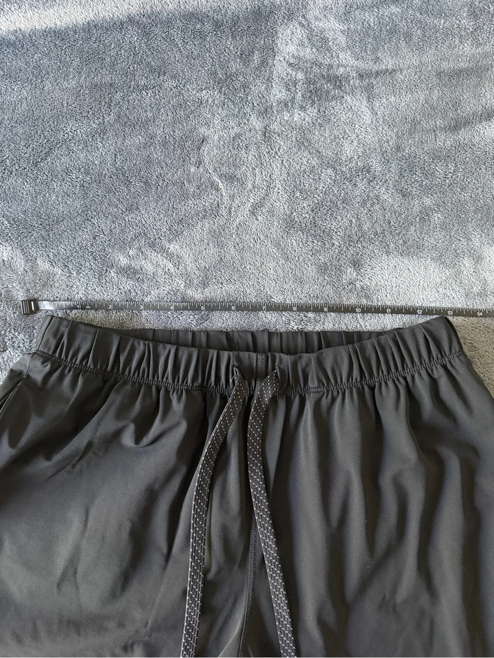 ✨Men's Black Athletic Shorts with Drawcord and Zipper Pockets